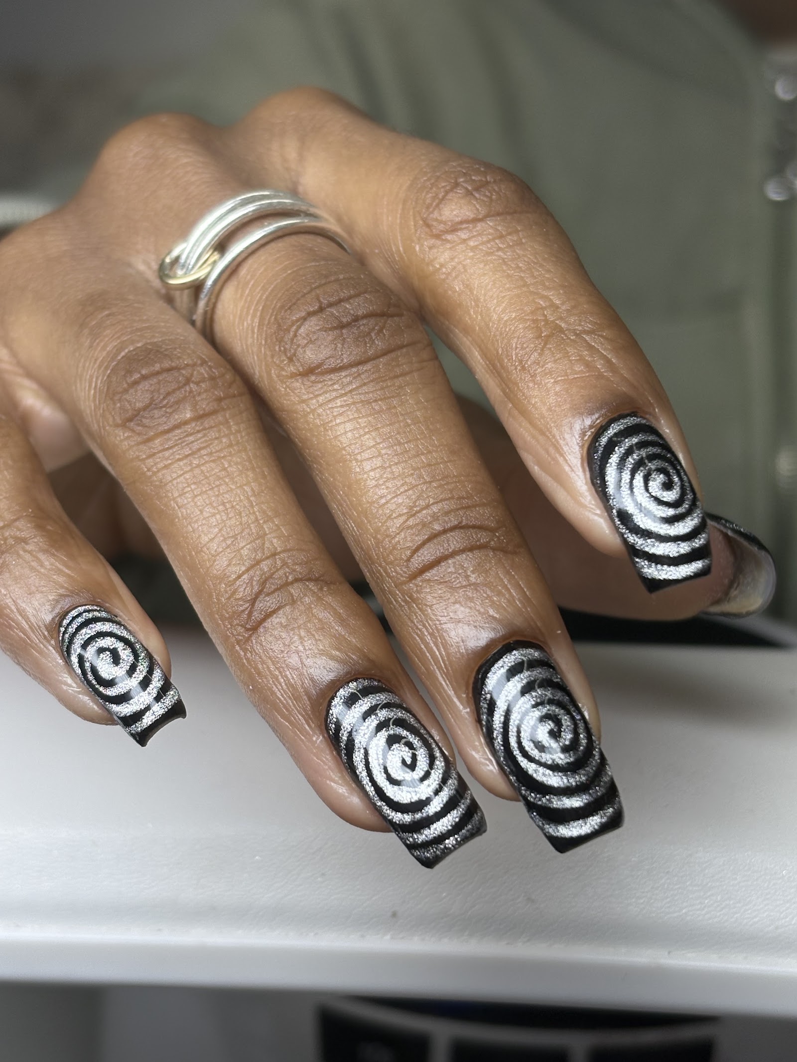 L Artistry Nail Studio logo